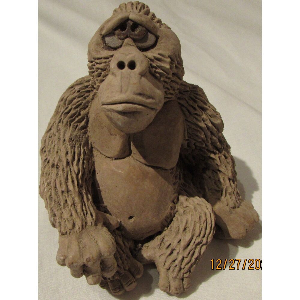 Artesania Rinconada gorilla monkey figurine statue